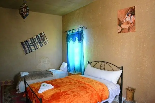 Üç Kişilik Oda, Ortak Banyo