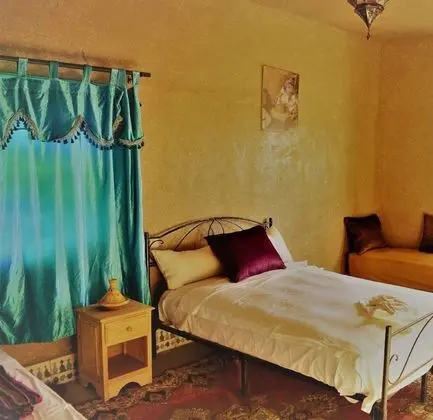 Üç Kişilik Oda, Ortak Banyo