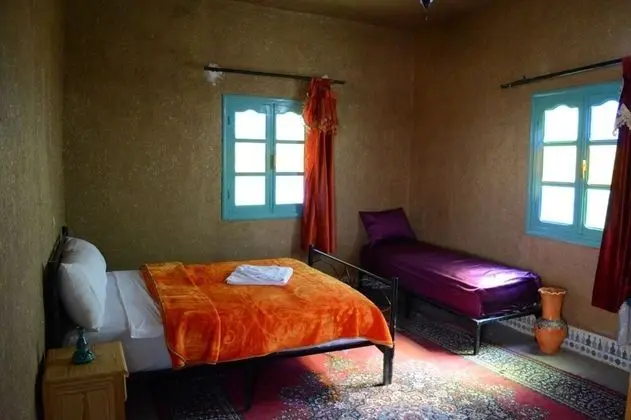 Üç Kişilik Oda, Ortak Banyo