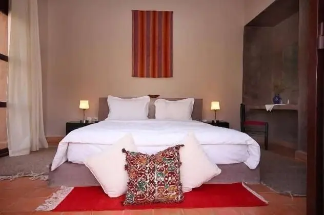 Luxury Tek Büyük Yataklı Oda