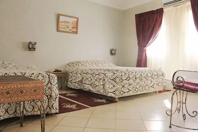Üç Kişilik Oda, Birden Çok Yatak
