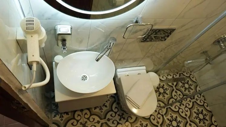 Standart Oda, Kara Manzaralı, Balkonlu