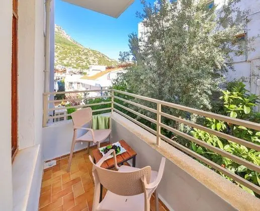 Standart Oda, Kara Manzaralı, Balkonlu