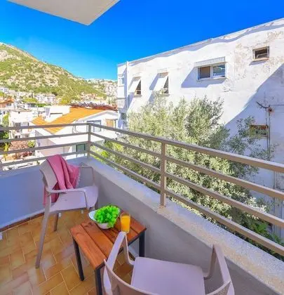 Standart Oda, Kara Manzaralı, Balkonlu