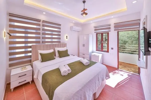 Standart Oda, Kara Manzaralı, Balkonlu