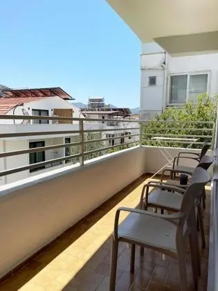 Triple, Kara Manzaralı, Balkonlu
