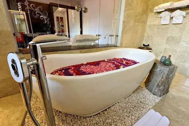 One-bedroom Royal Pool Villa