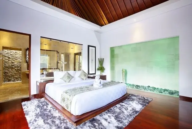 Three-bedroom Family Pool Villa