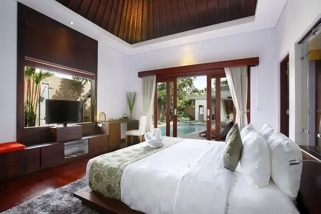 Three-bedroom Family Pool Villa