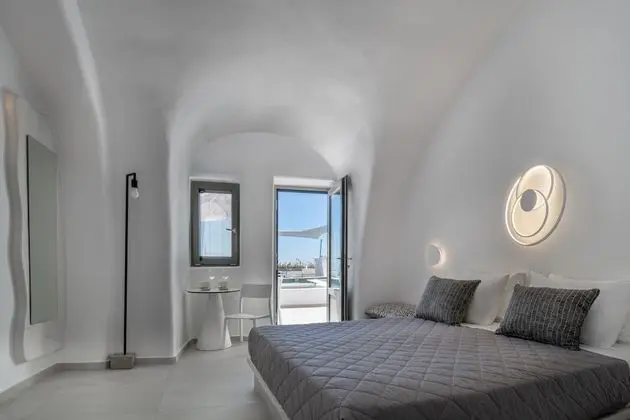 Classic Double Room, Pool Front, Partial Sea View