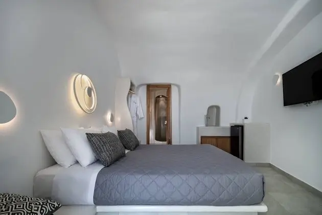 Classic Double Room, Pool Front, Partial Sea View