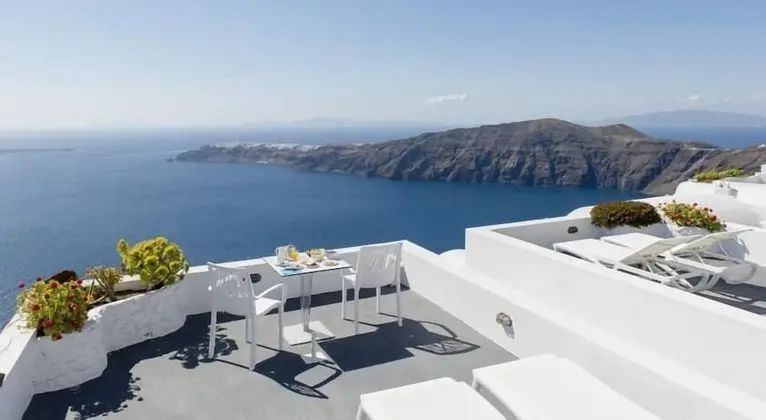 Standard Tek Büyük Yataklı Oda (Caldera View)