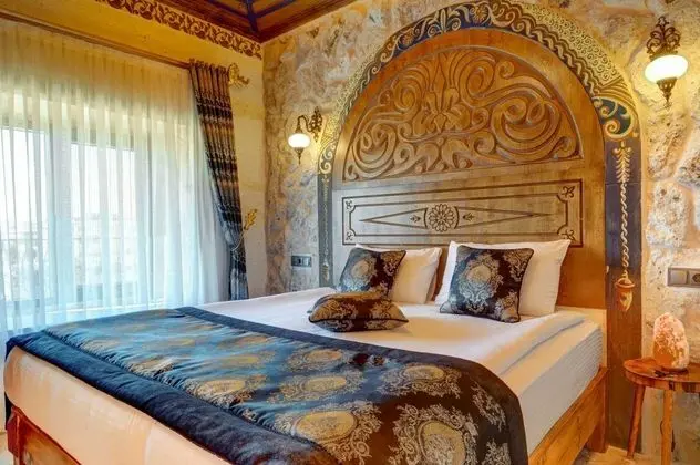 Deluxe Suit,    , Jakuzili ve Balkonlu