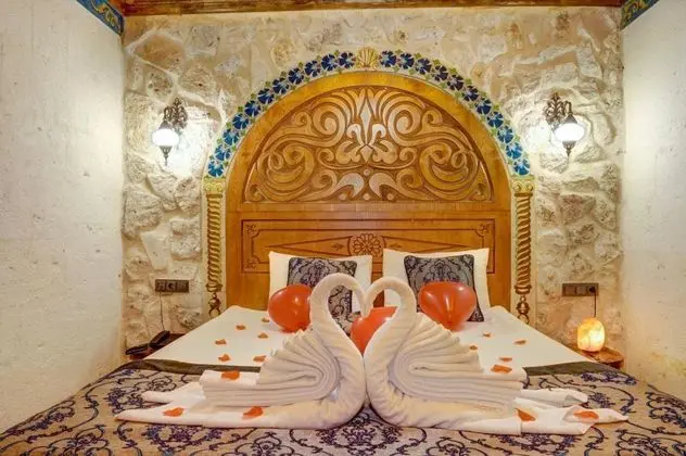 Deluxe Suit,    , Jakuzili ve Balkonlu