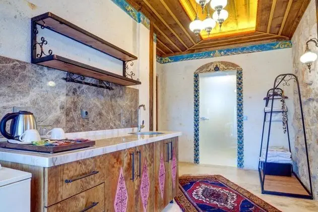 Deluxe Suit,    , Jakuzili ve Balkonlu