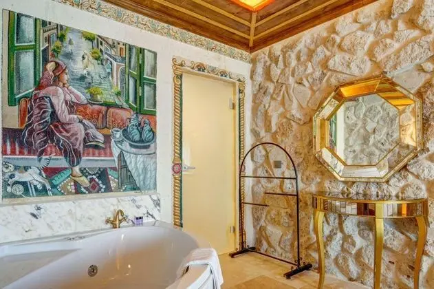 Junior Suite,    , Jakuzili