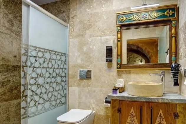 Superior Çift Kişilik Kaya Suite Oda, Avlu Manzaralı, Jakuzili (2 Kişilik)