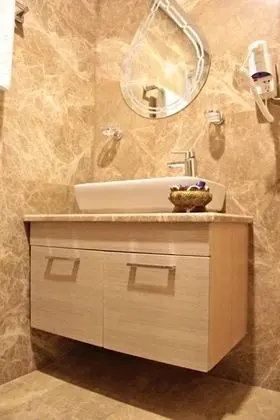 Deluxe Üç Kişilik Oda, Sigara İçilebilir