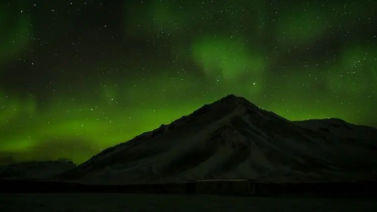 Tek Büyük veya İki Ayrı Yataklı Oda, Ortak Banyo