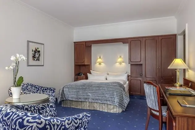 Standard Tek Büyük veya İki Ayrı Yataklı Oda, Balkon