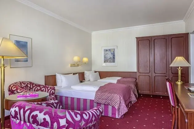 Standard Tek Büyük veya İki Ayrı Yataklı Oda, Balkon