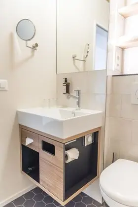 Superior Oda, Balkon, Göl Manzaralı