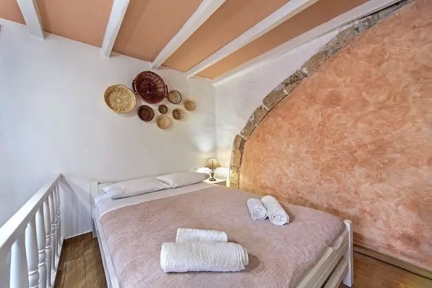 Stüdyo, Avlu Manzaralı