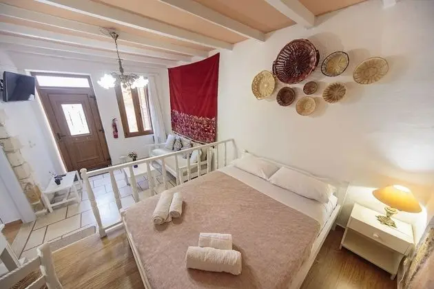 Stüdyo, Avlu Manzaralı