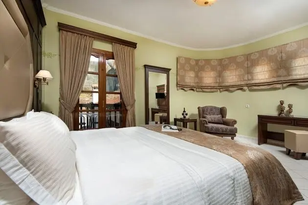 Süit (Panoramic Meteora View)