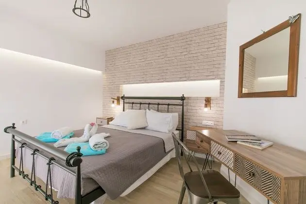 Stüdyo, Bahçe Manzaralı