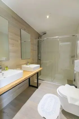 Stüdyo, Bahçe Manzaralı