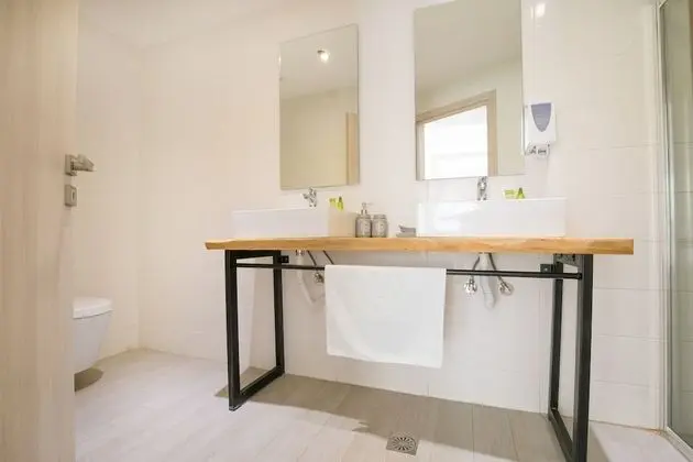 Stüdyo, Bahçe Manzaralı