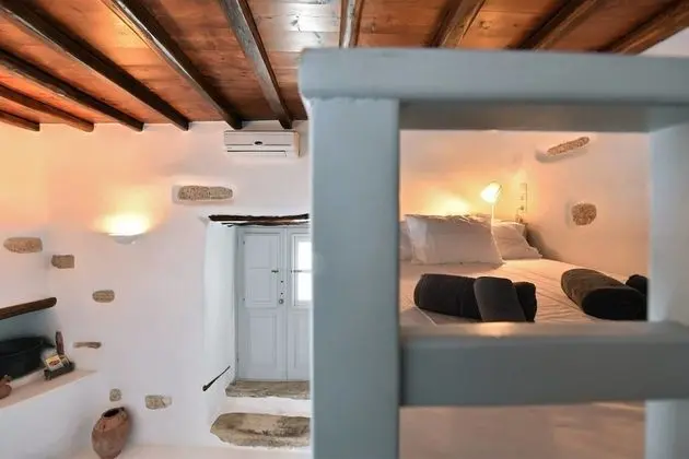Ev