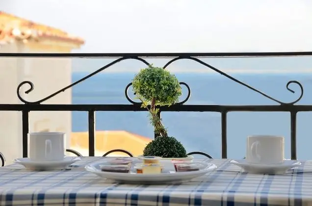 Stüdyo, Kısmi Deniz Manzaralı