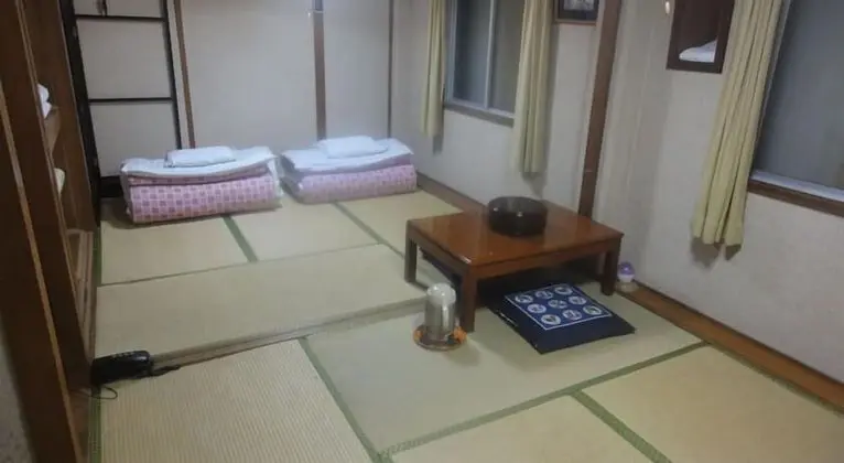 Traditional Oda, Ortak Banyo (3 ~ 5 guests)