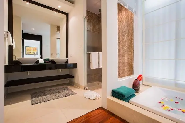 Kata gardens 2 bedroom near beach 3B