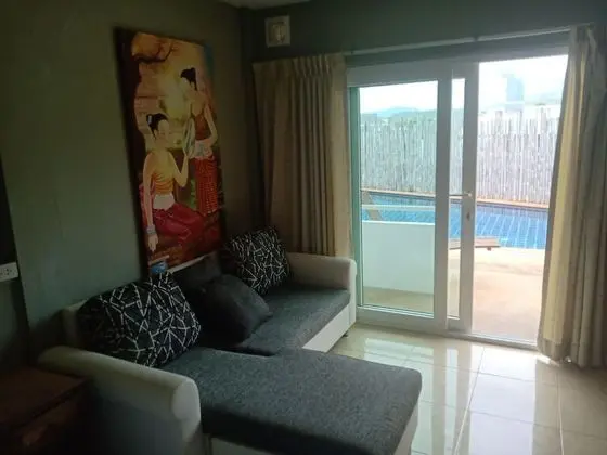 Deluxe Pool Access