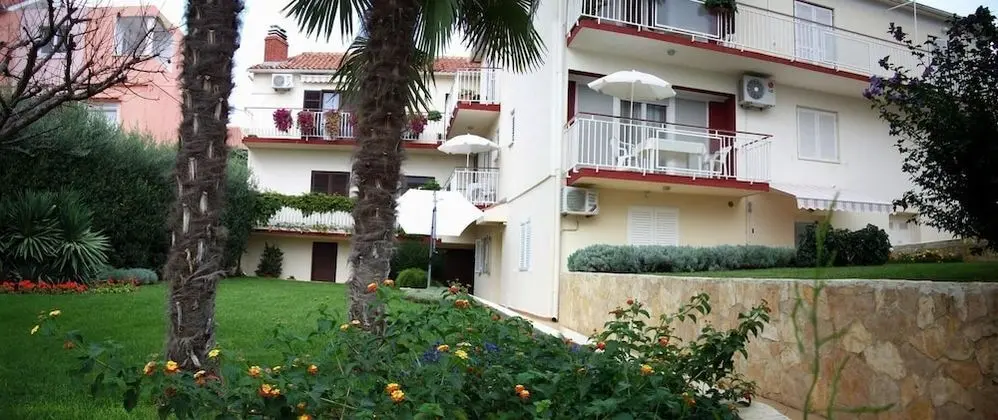 Apart Daire (Kata - modern & close to the beach - )