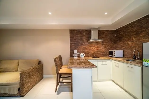 1 Bedroom Condo