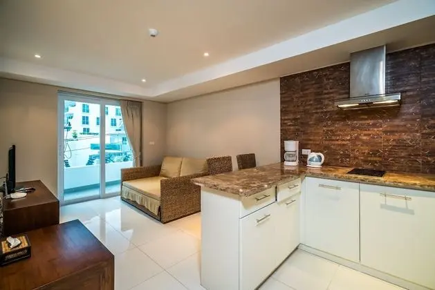 1 Bedroom Condo
