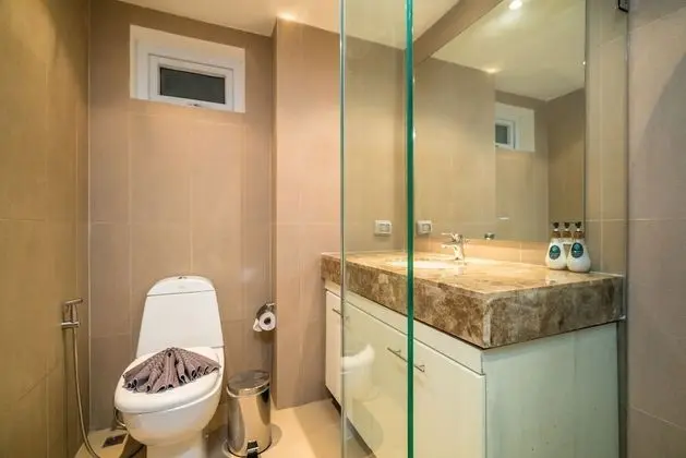 1 Bedroom Condo