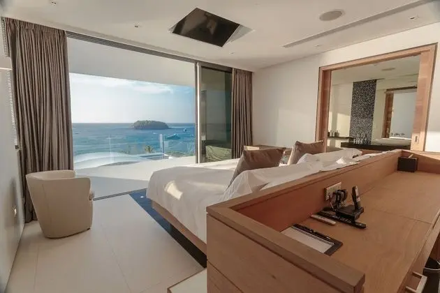 Three Bedroom Sky Pool Villa
