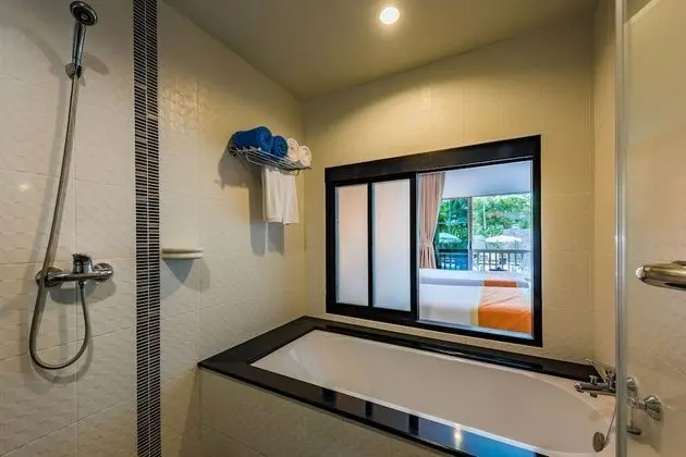 Aqua Pura Room (Pool Access)
