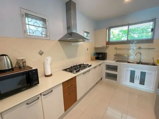4 Bedrooms Villa
