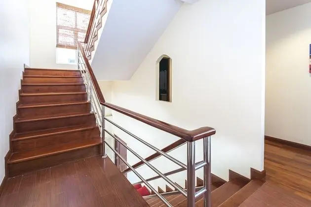 4 Bedrooms Villa