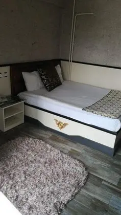 Tek Kişilik, Şehir Manzaralı