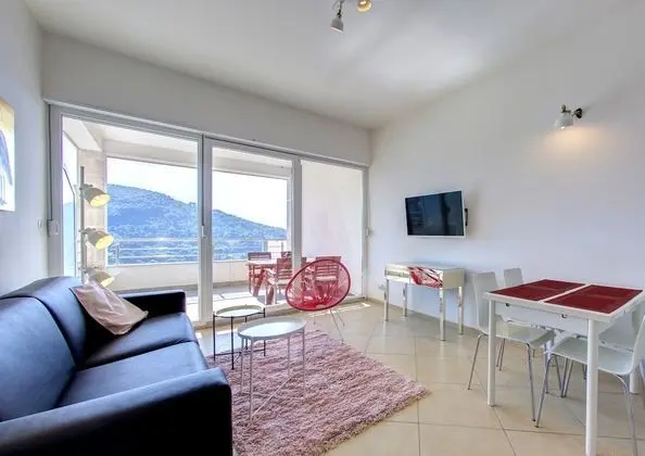 Superior Apart Daire, Teras, Deniz Manzaralı