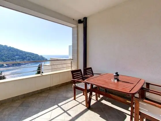 Superior Apart Daire, Teras, Deniz Manzaralı