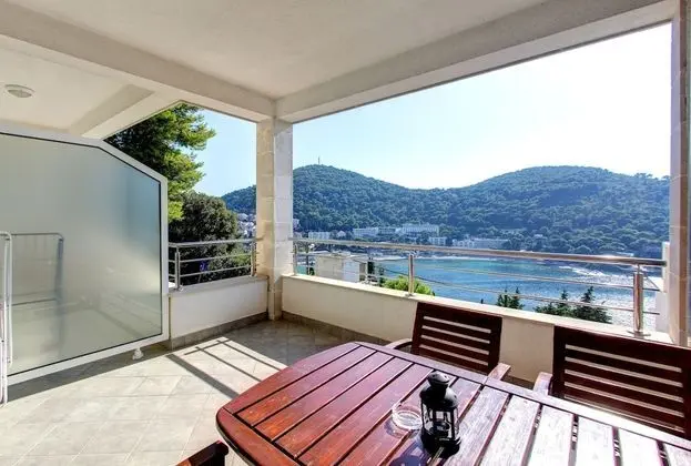 Superior Apart Daire, Teras, Deniz Manzaralı