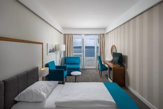 Standard twin room, Sea view, French balcony